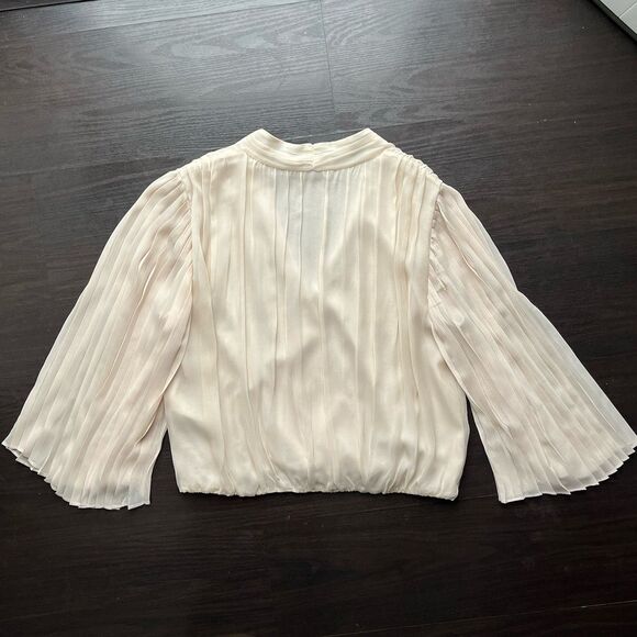 Alice + Olivia Axel Cross Front Top 100% Silk Pleated Sleeves Blouse Champagne M - Picture 7 of 16
